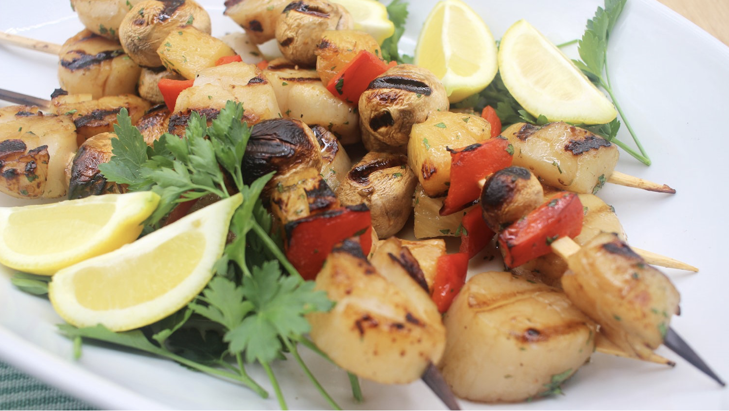 image: grilled scallops kabob.